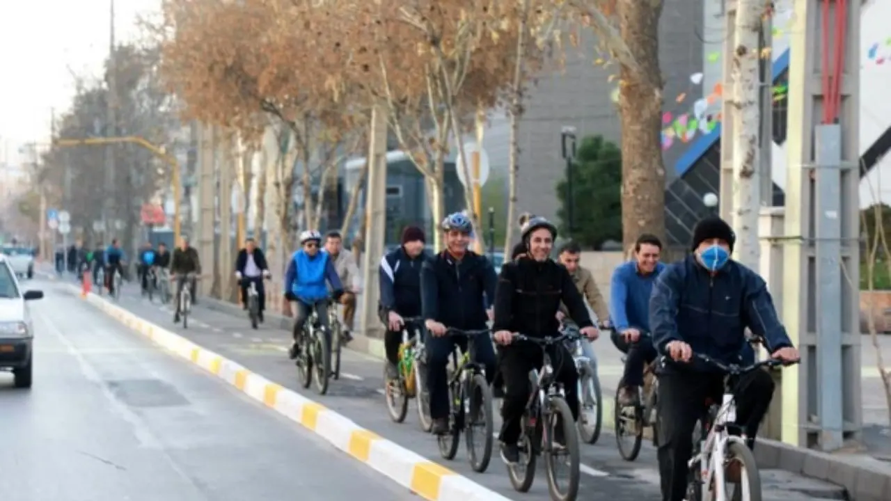 دوچرخه سواری شهردار شیراز با فرهنگیان شهر