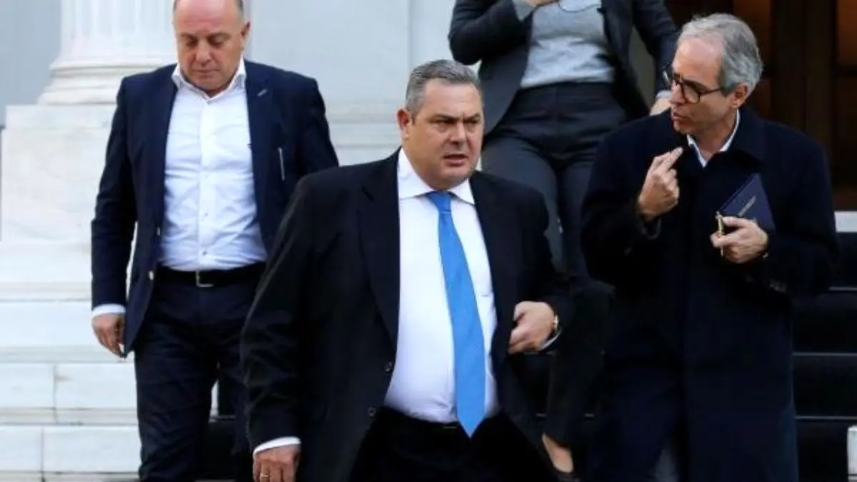 وزیر دفاع یونان از سمت خود استعفا داد