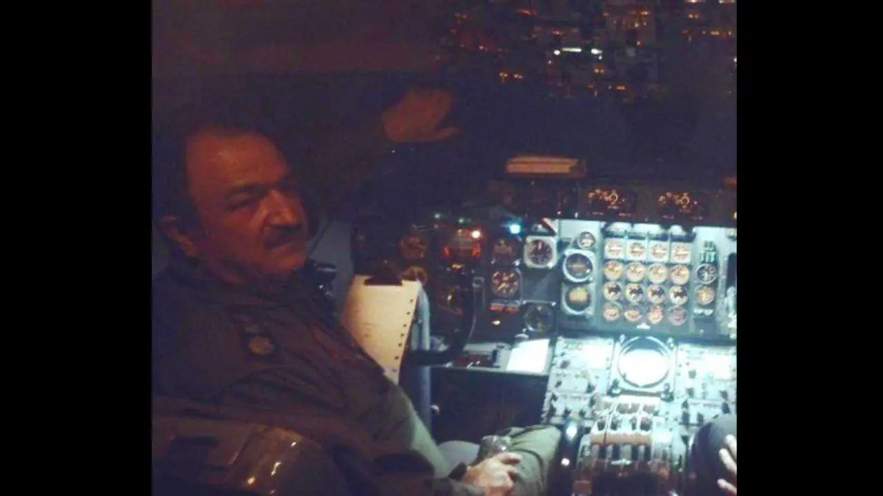 خلبان هواپیمای بوئینگ 707 + عکس