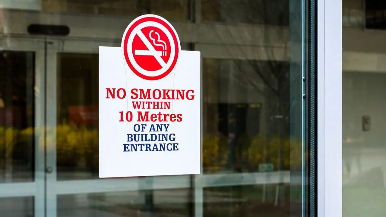 ممنوعیت کشیدن سیگار در دانشگاه تورنتو