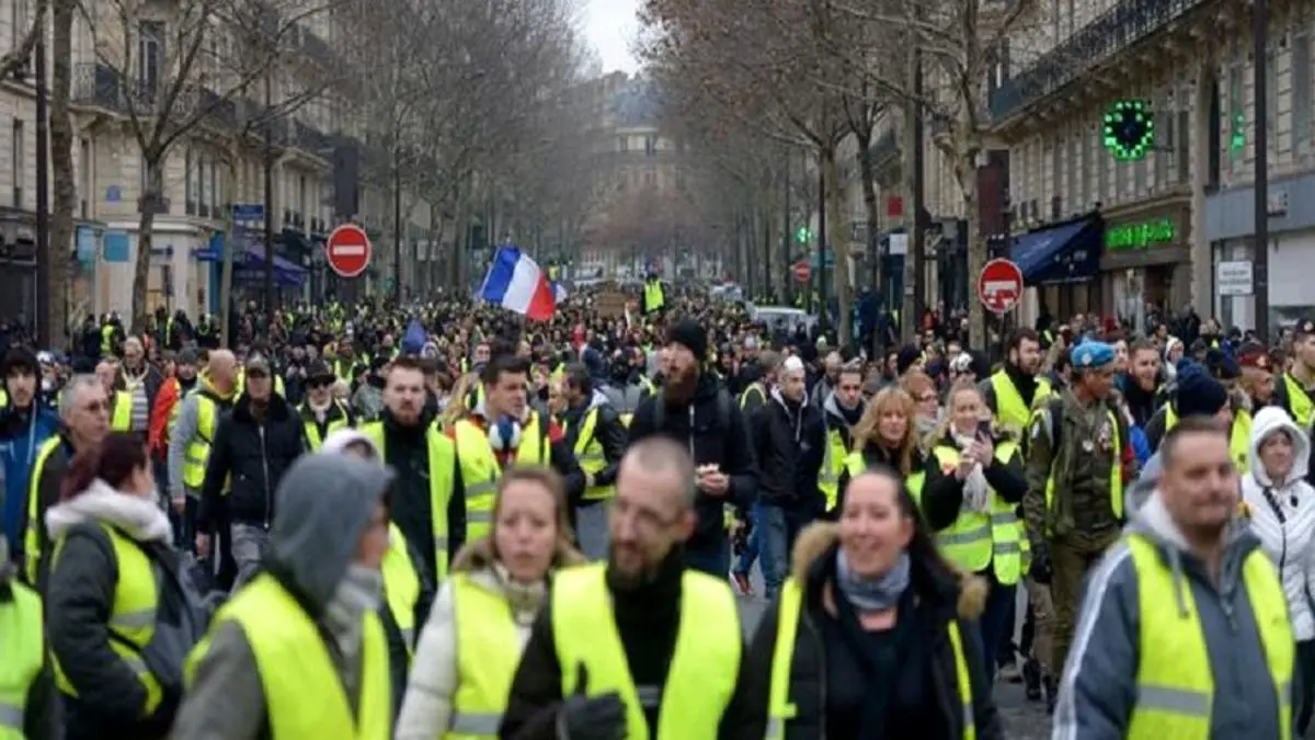 دو سوم مردم فرانسه همچنان خواستار ادامه اعتراضات جلیقه زردها هستند