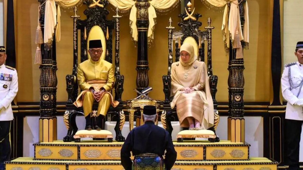 مراسم تاج‌گذاری سلطان جدید مالزی + تصاویر