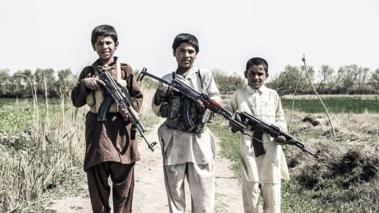 طالبان چگونه از کودکان برای عملیات انتحاری استفاده می‌کند