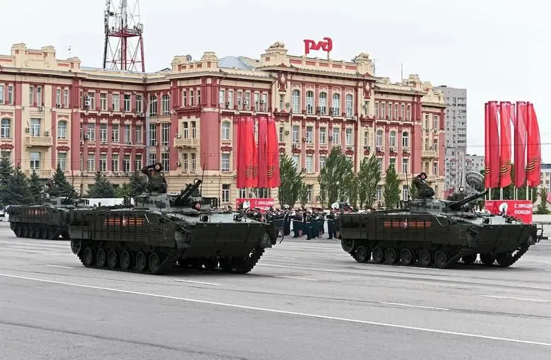 ارتش روسیه دیگر تانک ندارد که بیاورد رژه نظامی + عکس