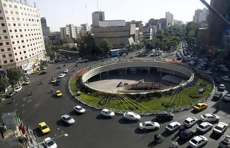 دیوارنگاره میدان ولیعصر اربعینی شد+تصویر