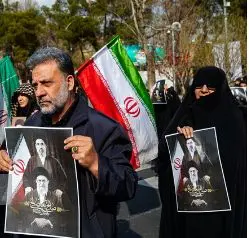  تجمع بیعت با رهبر جدید انقلاب اسلامی در میدان انقلاب