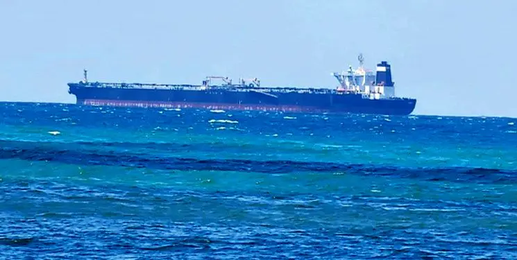 کشتی حامل محموله نفتی ایران ساعاتی پیش آب‌های یونان را ترک کرد