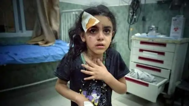 پزشکان غزه برای ضدعفونی در عمل جراحی از سرکه استفاده می‌کنند