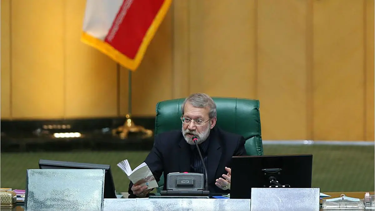 دو روایت از یکشنبه سیاه در مجلس/لاریجانی به احمدی‎نژاد گفت به جای «بگم بگم»، هرچه در چنته داری بگو!