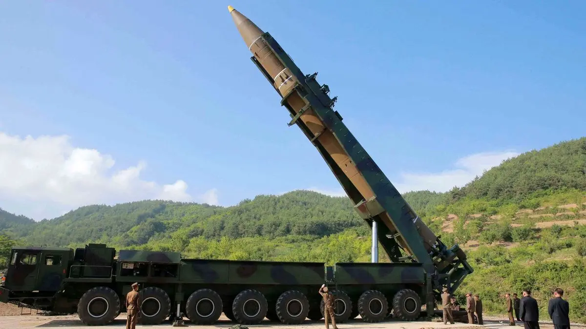 کره شمالی یک موشک قاره‌پیمای بزرگ‌تر با بردی نامعلوم ساخته است