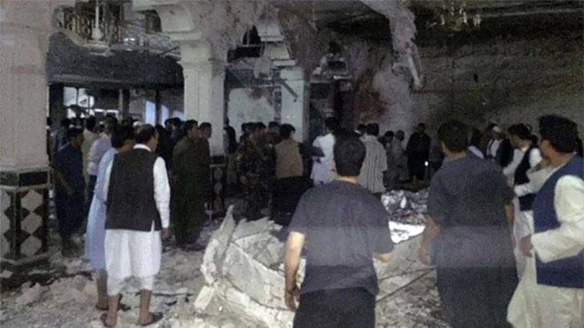 کشته شدن بیش از ۷۰ تن در بمب‌گذاری دو مسجد در افغانستان
