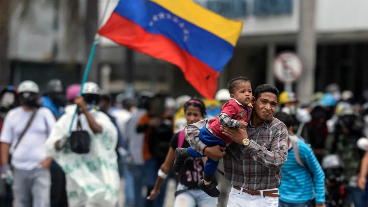 سرنوشت ونزوئلا؛ جامعه بین‌الملل باید آماده بدتر شدن شرایط اجتماعی و اقتصادی و تحکیم بیشتر قدرت مادورو باشد