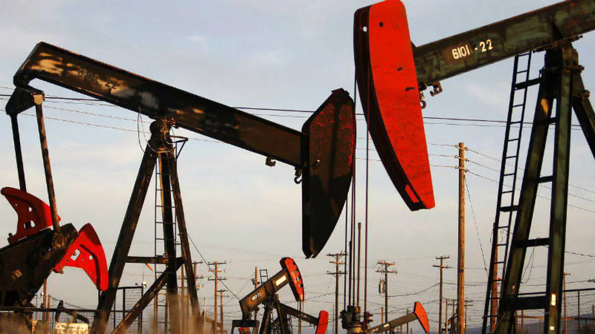 افزایش یافتن تعداد دکل‌های نفتی فعال در آمریکا در پاسخ به افزایش قیمت نفت