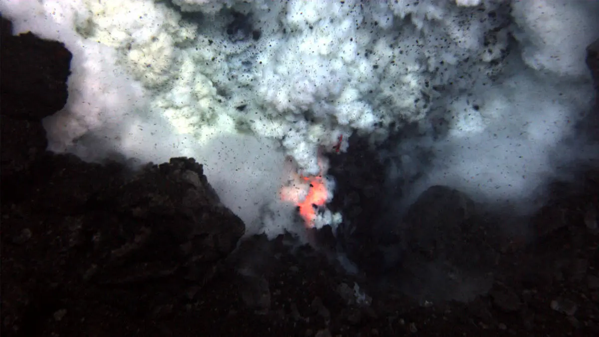 آتشفشان زیر‌دریایی ۵۰ میلیون ساله کشف شد