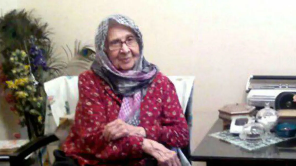 آیات عظام صانعی و بیات زنجانی درگذشت مادر زهرا رهنورد را تسلیت گفتند
