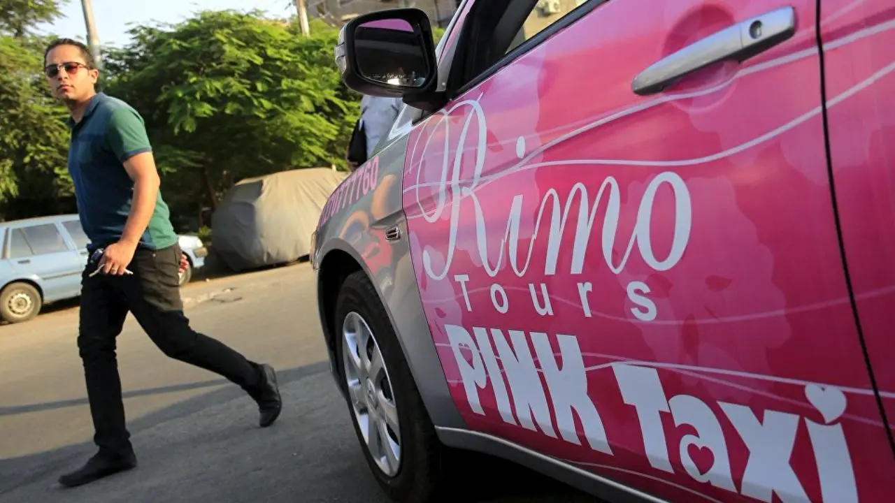 آغاز به کار تاکسی‌های زنانه در عمان