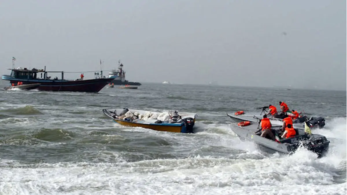 توقیف دو فروند شناور صیادی متجاوز قطری در آب‌های خلیج‌فارس