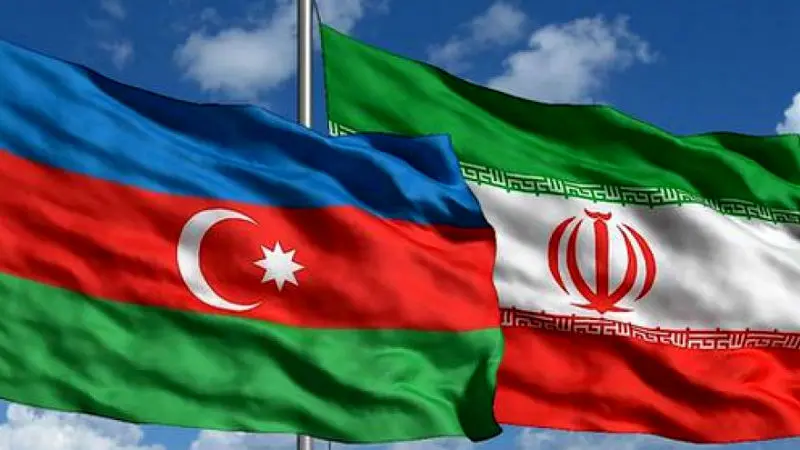 سرتیپ امیر حاتمی و نخست‌وزیر جمهوری آذربایجان مسائل منطقه‌ای را بررسی می‌کنند