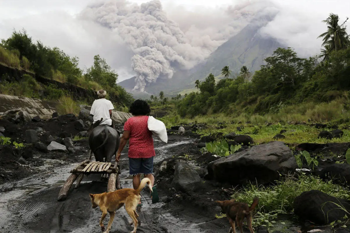 فرار فیلیپینی‌ها از آتشفشان