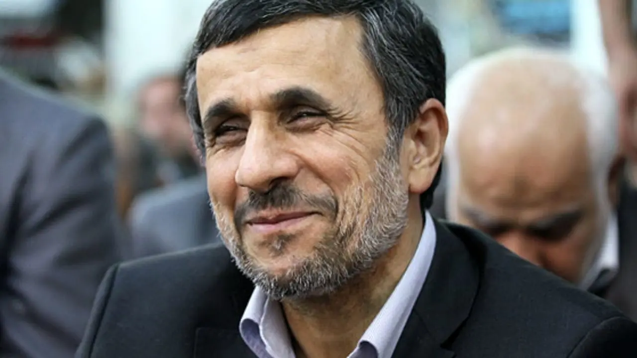 احمدی‌نژاد انسان را یاد سردسته خوارج می‌اندازد
