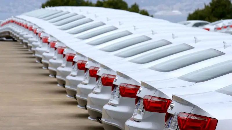 بازار خودرو‌های خارجی آشفته است/ فروش خودرو‌های خارجی 60 میلیون زیر قیمت کارخانه!