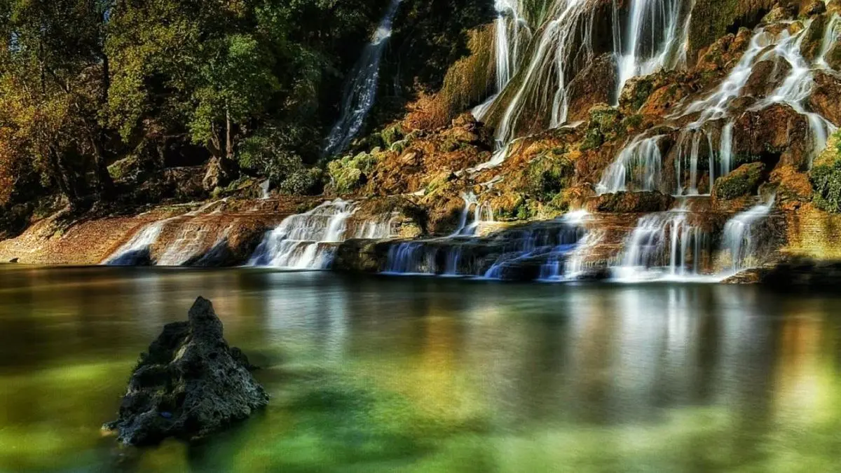 عکس| آبشاری شگفت‌انگیز در تالش