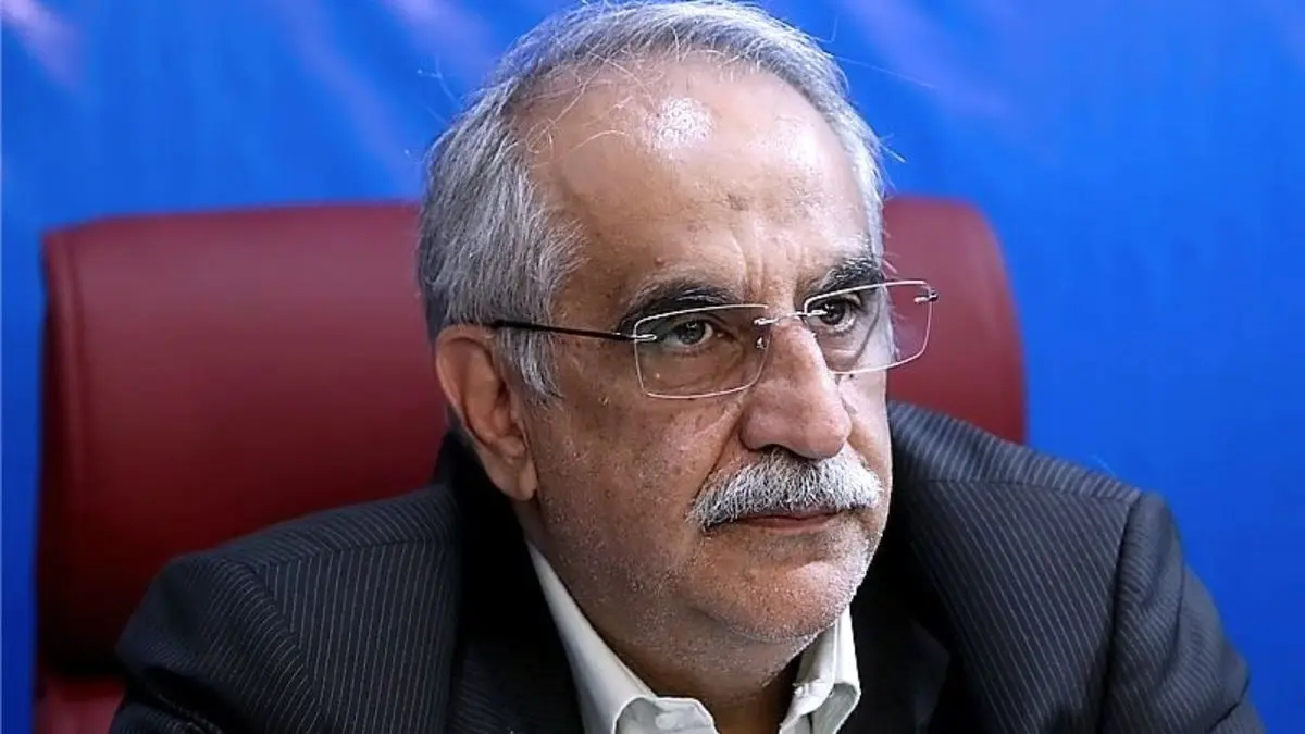 وزیر اقتصاد خواندن چه کتابی را توصیه می کند؟