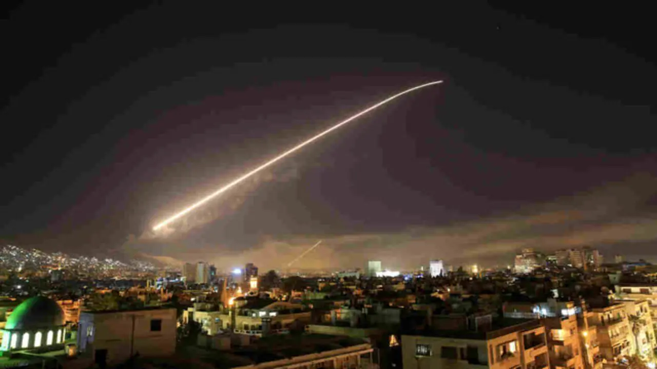 زخمی شدن 6 نفر در حمله موشکی آمریکا و متحدانش به حمص