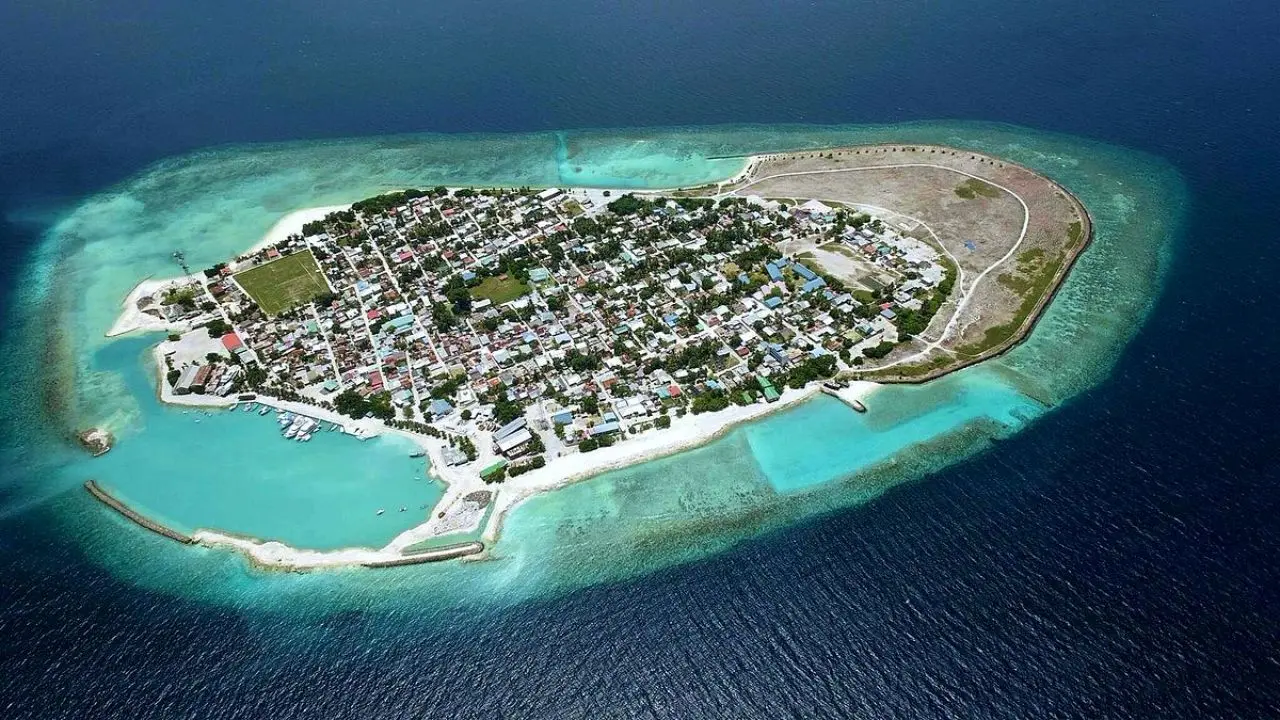 زیباترین زمین چمن فوتبال در مالدیو+ تصاویر