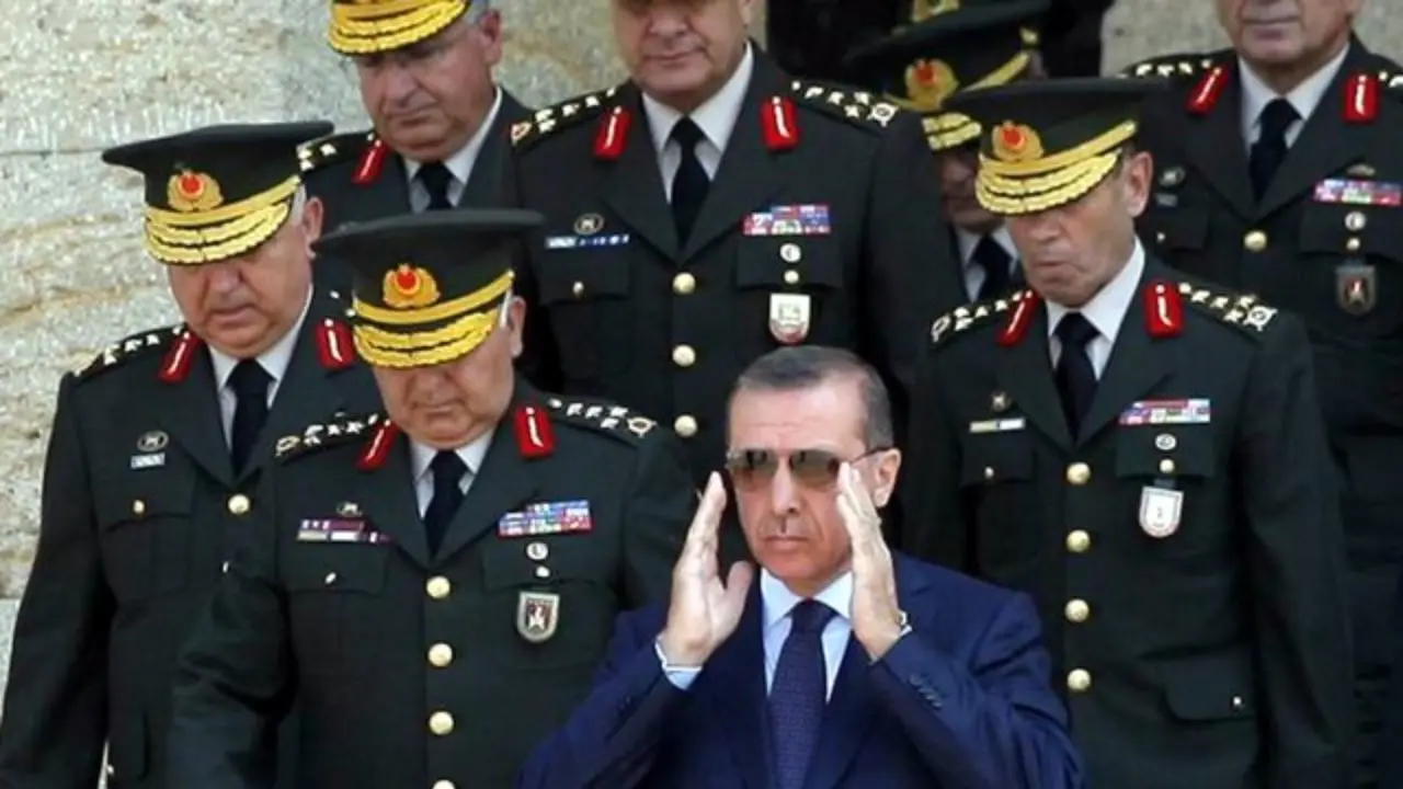 بازداشت 70 افسر دیگر ارتش ترکیه به اتهام همکاری با گولن