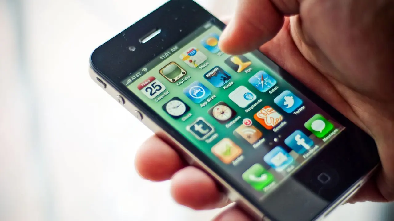 افزایش 2.5 برابری درآمد گمرک از واردات گوشی تلفن همراه با اجرای رجیستری