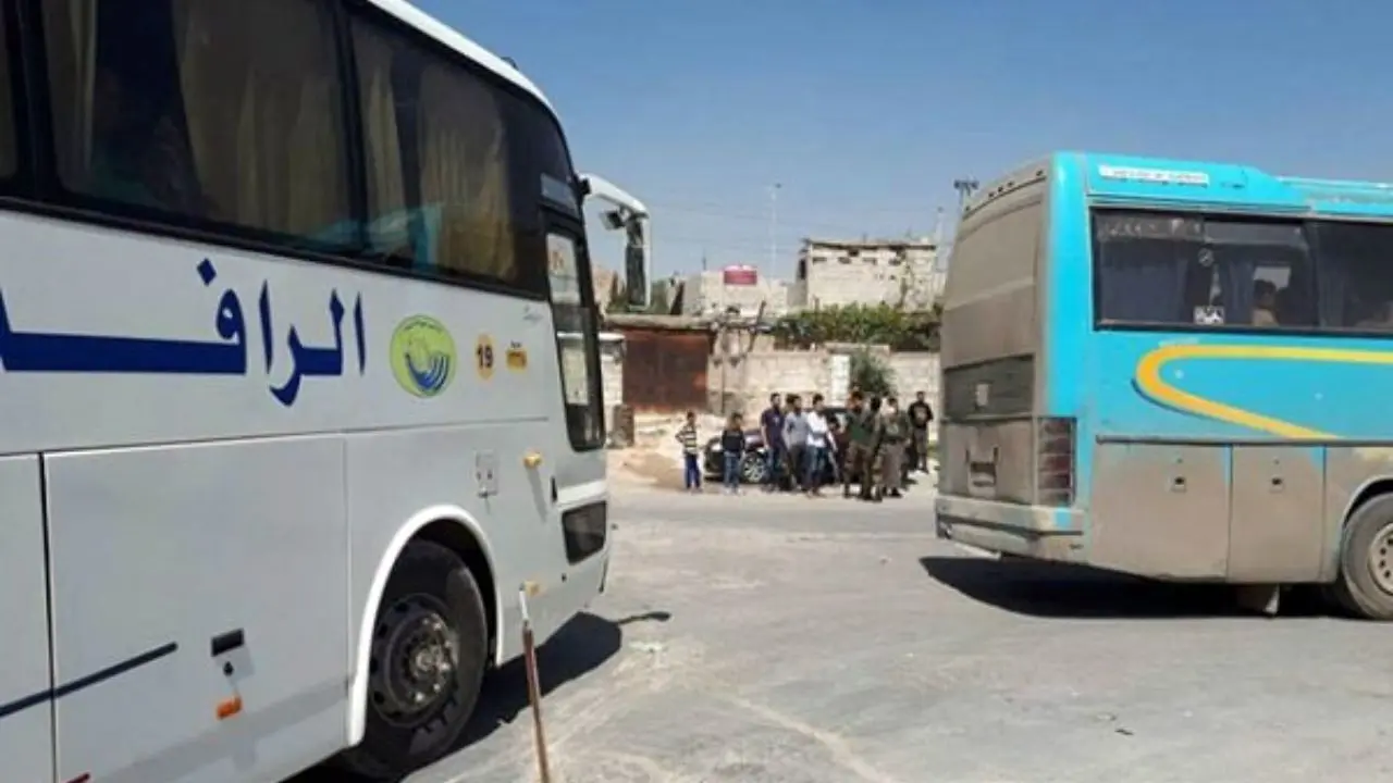 خروج 39 اتوبوس حامل تروریستها و خانواده‌هایشان از «دوما»