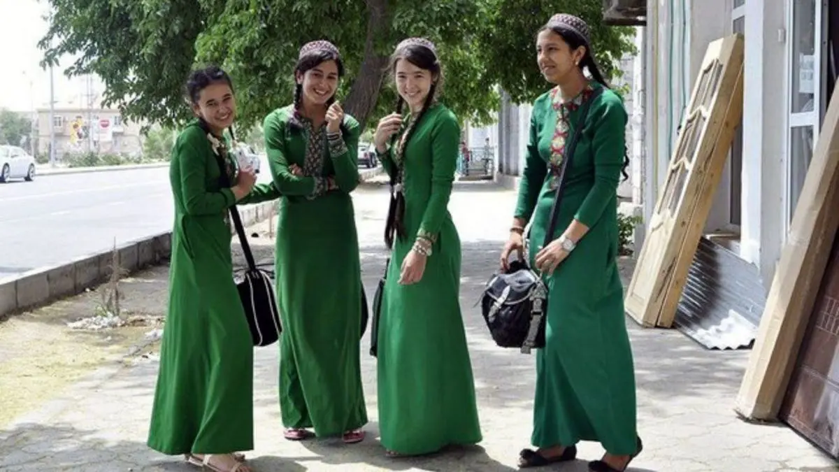 محدودیت‌های پوشش زنان در ترکمنستان