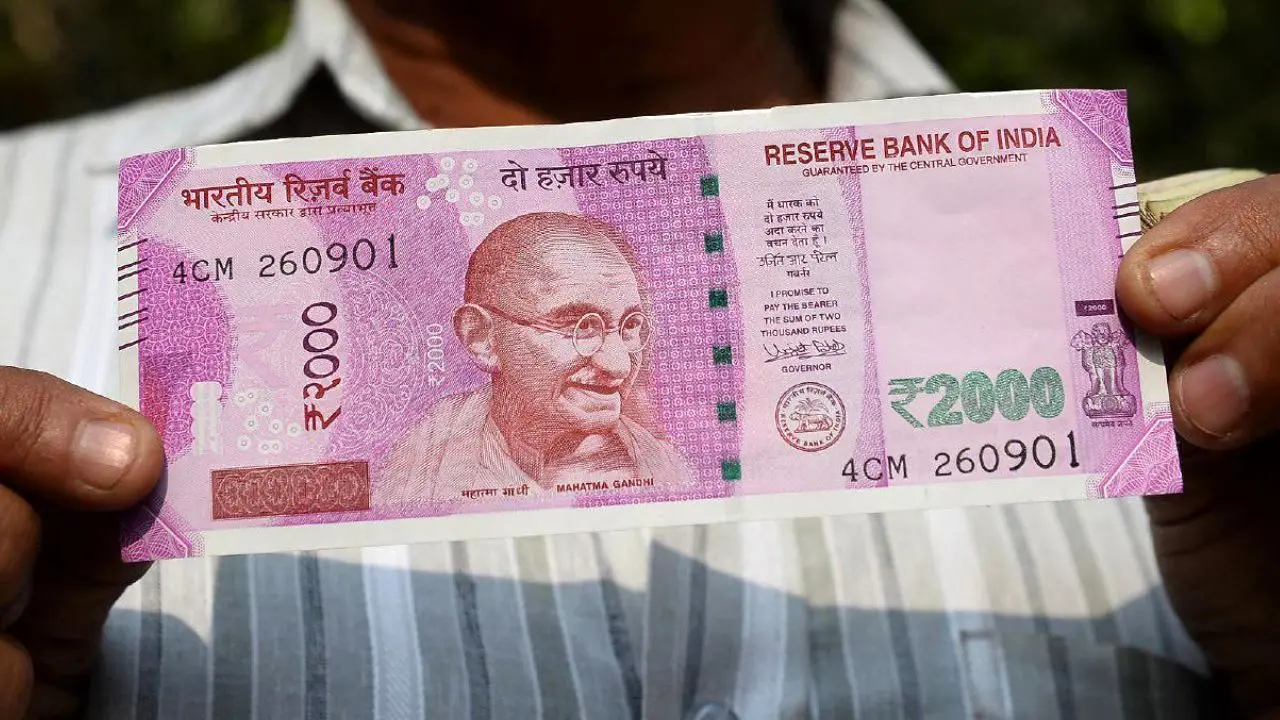 سقوط ارزش روپیه هند در برابر دلار