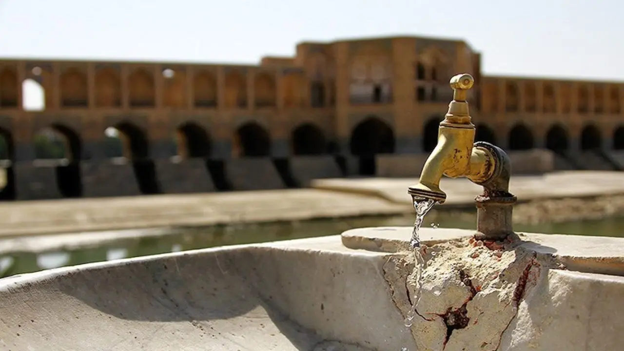 حفر چاه‌های اضطراری برای آب شرب در اصفهان/ ذخیره آب در مخازن استراتژیک شروع شد