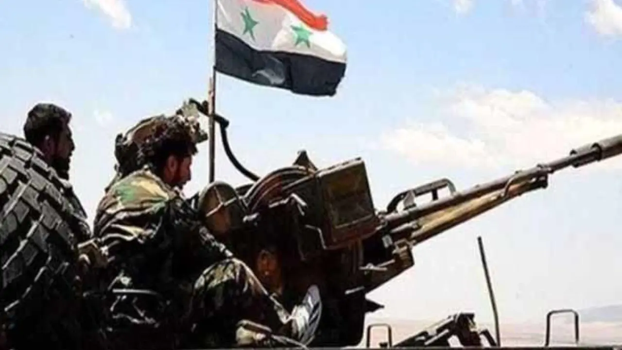پرچم سوریه در شهرک «عقرب» در حومه حماه به اهتزاز درآمد