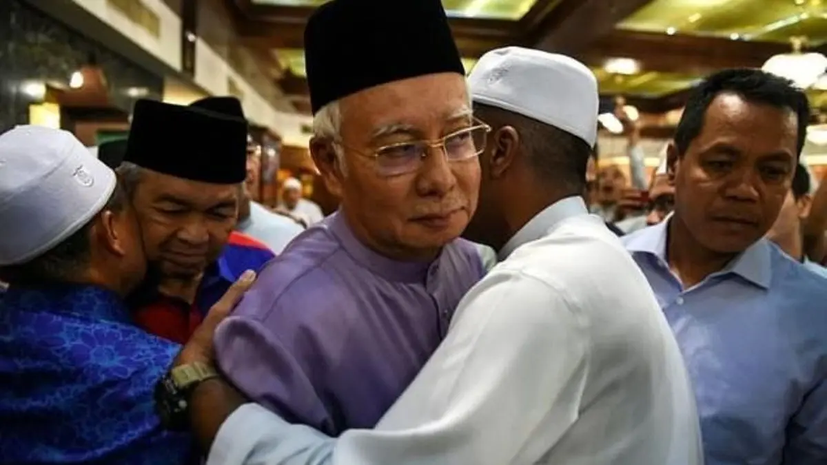 کمیسیون مبارزه با فساد مالزی، نجیب رزاق را احضار کرد