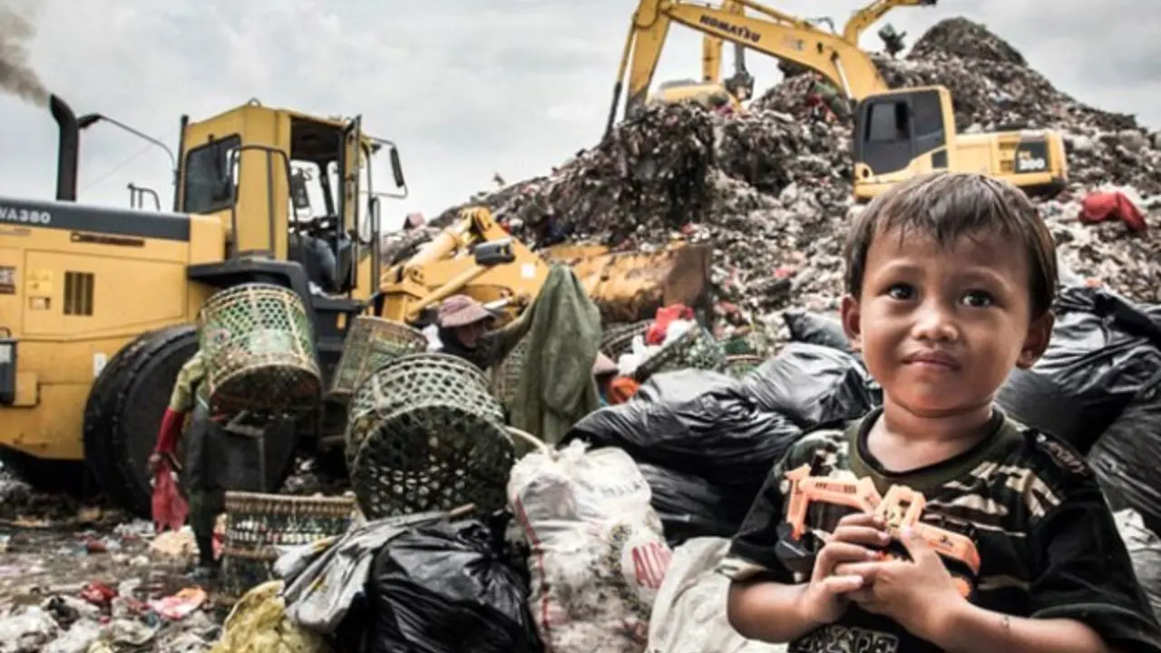 به کارگیری کودکان در مراکز پسماند زباله توسط پیمانکاران شهرداری/ 30 درصد کودکان کار تحت سلطه مافیا