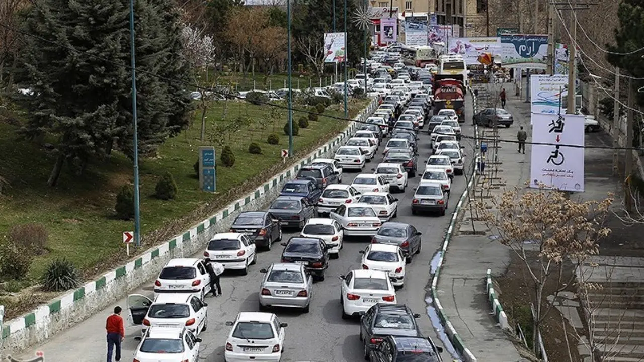 چالش‌ جدی ترافیک و کمبود جای پارک در کلانشهر کرج