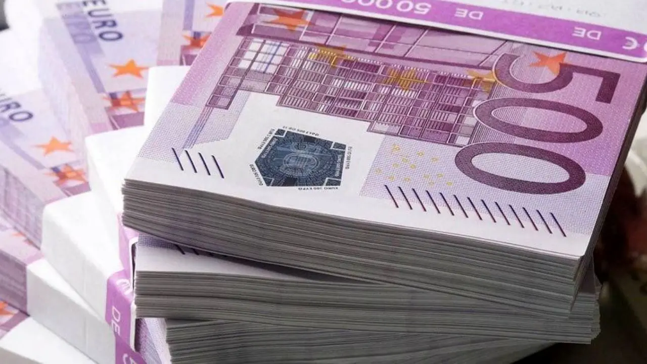 قیمت یورو در بانک مرکزی کاهش یافت