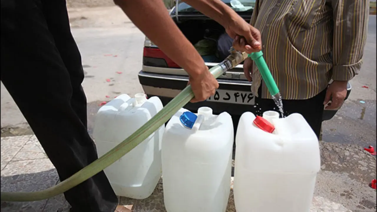 قیمت هر بشکه 20 لیتری آب در آبادان هزار تومان تعیین شد