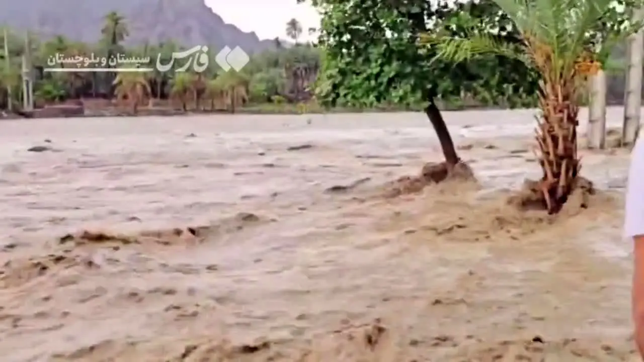 ببینید| خروش رودخانهٔ فنوج پس‌از چند ماه خشکسالی