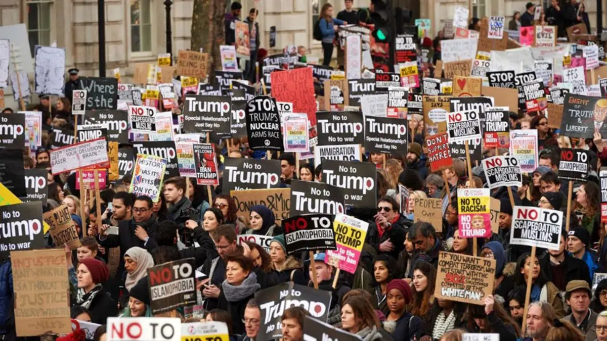 تظاهرات مخالفان ترامپ در انگلیس در استقبال از او
