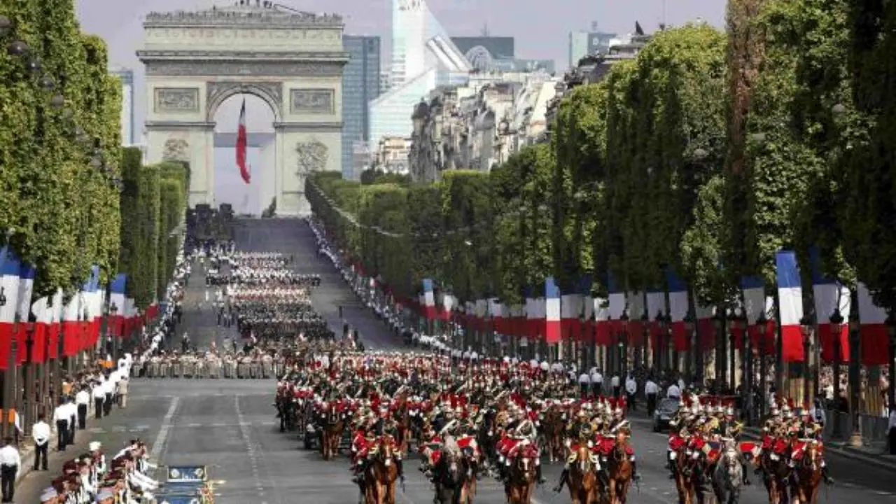 مراسم «روز باستیل» در پاریس برگزار شد