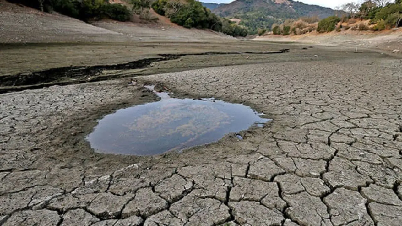 نمایندگان مجلس به موضوع بحران آب ورود جدی داشته باشند