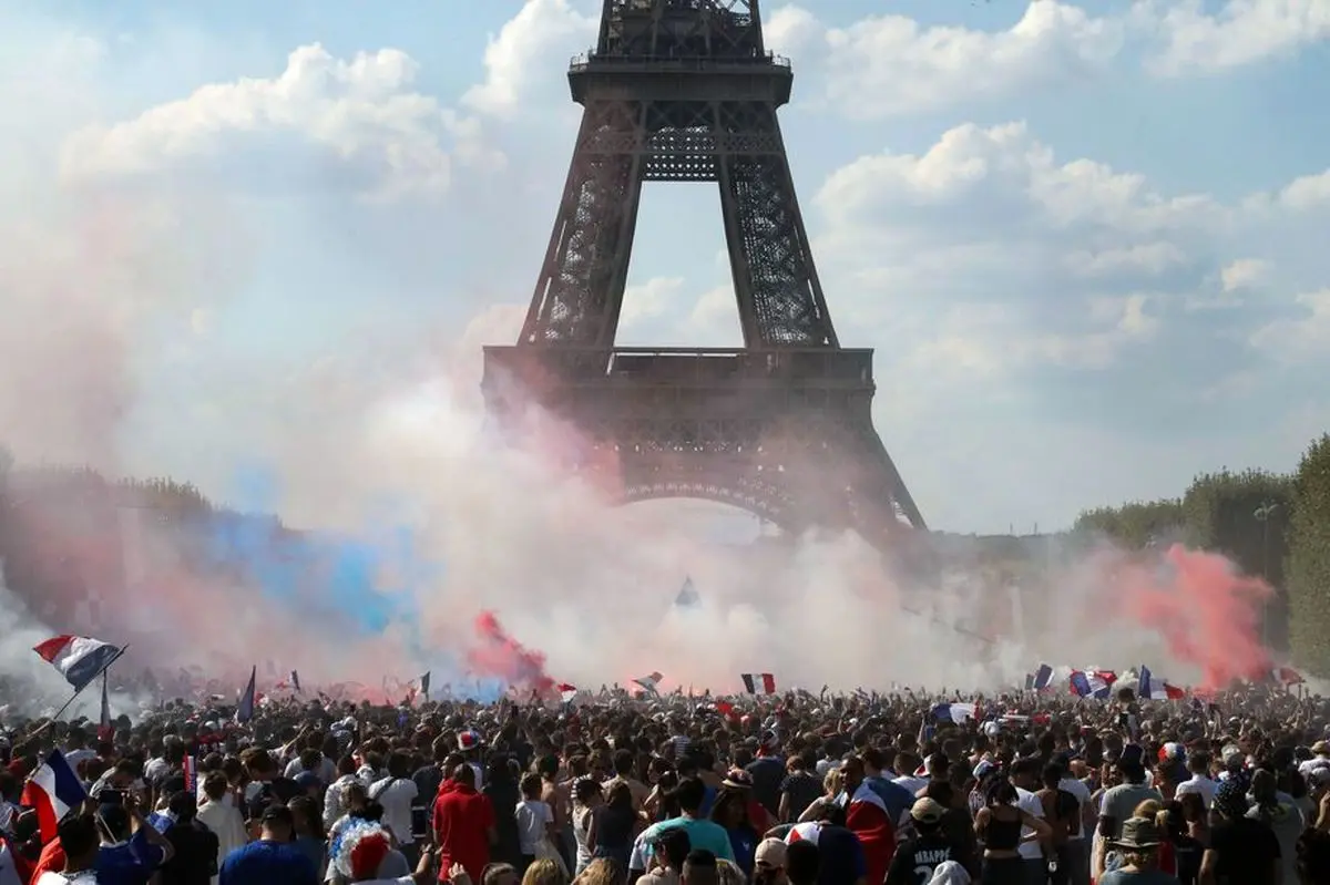 شادی فرانسوی‌ها از قهرمانی تیم ملی کشوشان