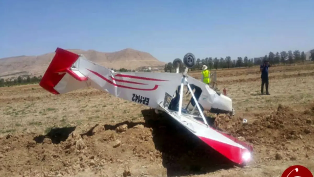 سقوط هواپیمای آموزشی در زرقان فارس