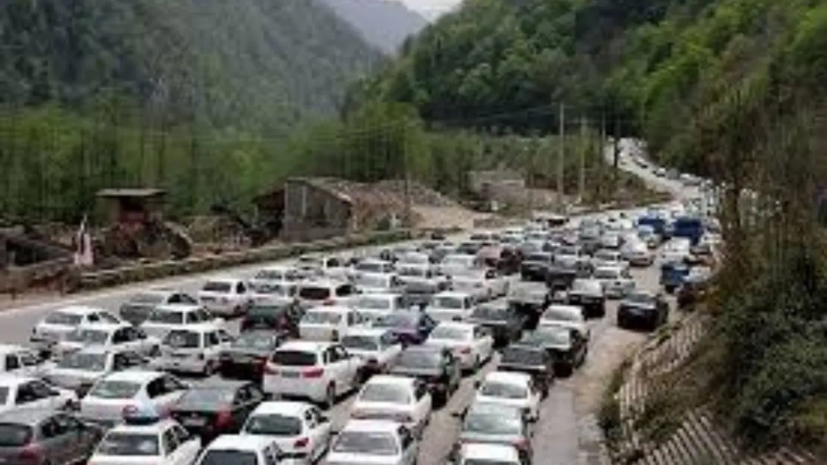 ترافیک سنگین در محور تهران-کرج/ جاده چالوس یک‌طرفه می‌شود