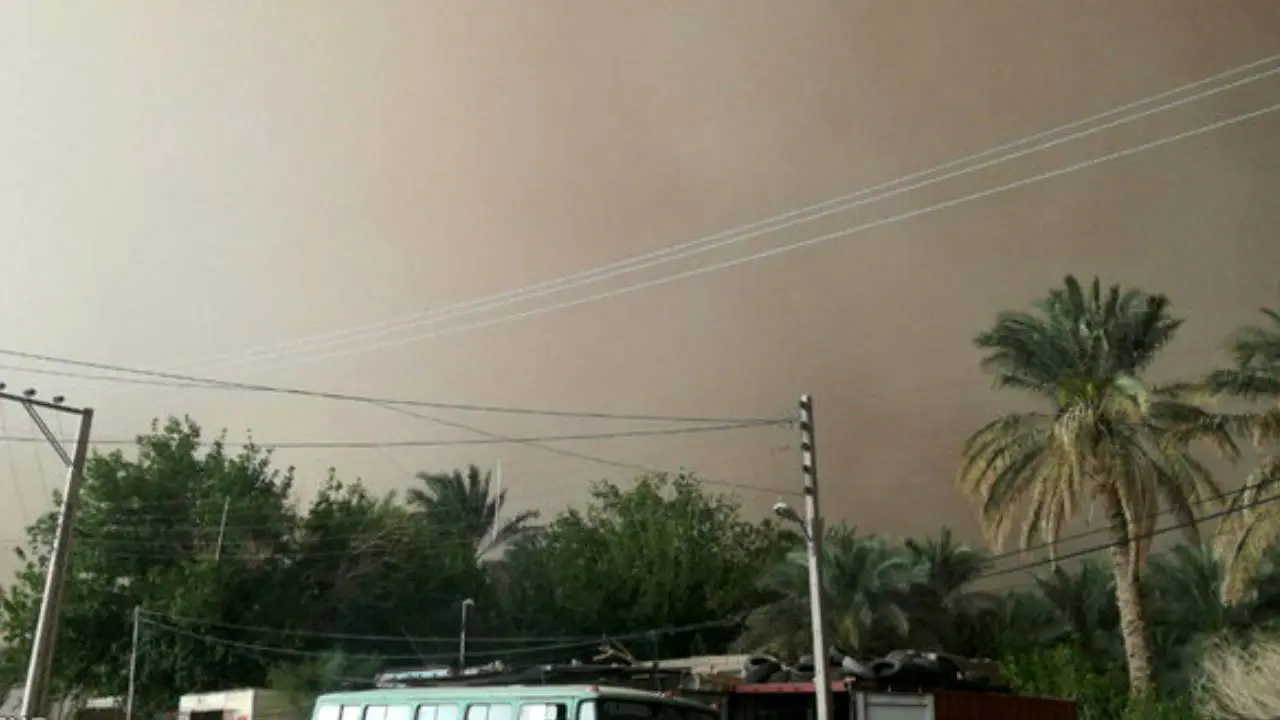 غلظت غبار در فهرج کرمان به 40 برابر مجاز رسید/ 150 روستا در محاصره طوفان