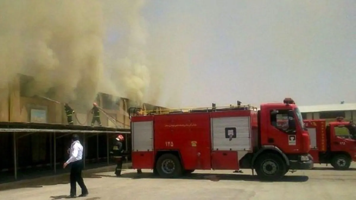 آتش در انبار گمرک سمنان اطفا شد